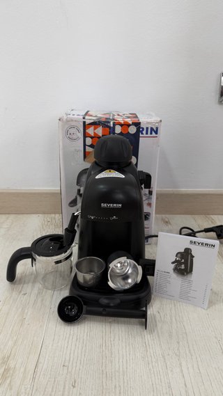 Cafetera Espresso SEVERIN Negra 4 Tazas
