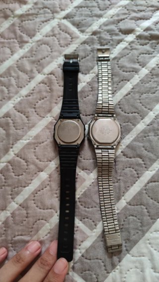 2 Orologi Casio Nero e Argento