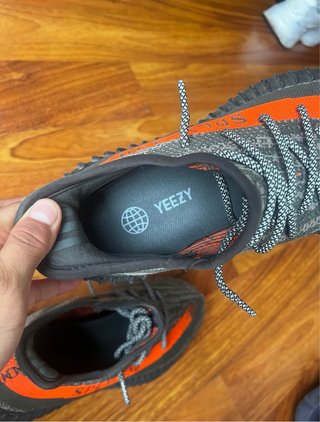 Adidas Yeezy Boost 350 V2 Carbon Beluga