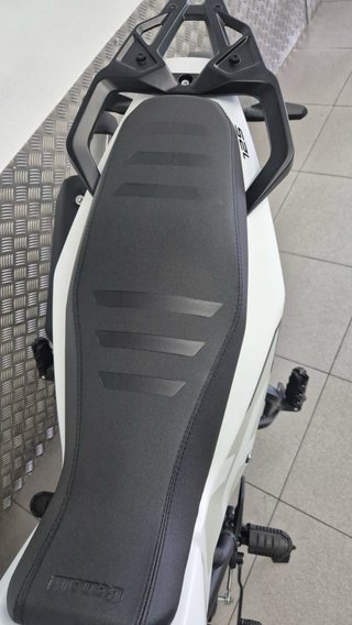 Benelli BKX 125 Blanca