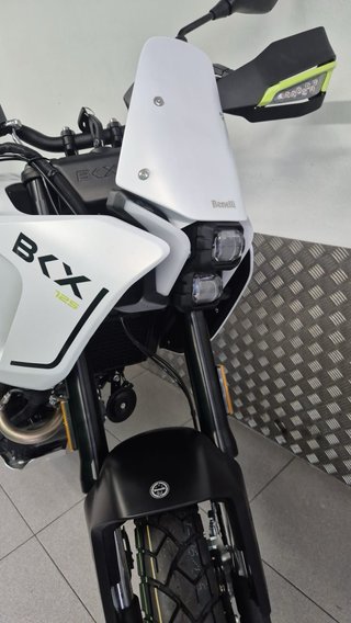 Benelli BKX 125 Blanca