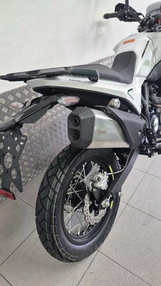 Benelli BKX 125 Blanca