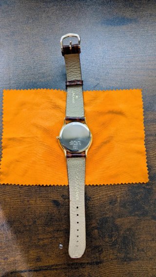 Reloj Junghans 41/8261 Cuarzo Dorado