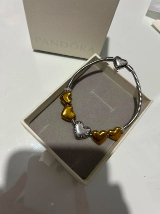 Pulsera Pandora Corazones Oro y Plata