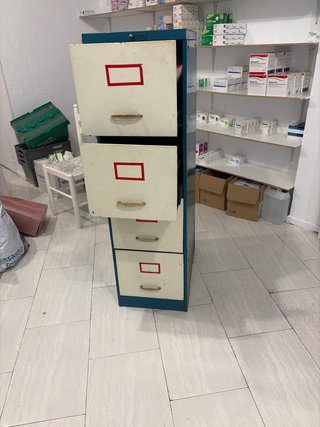 Cajonera archivador metálica azul y blanca