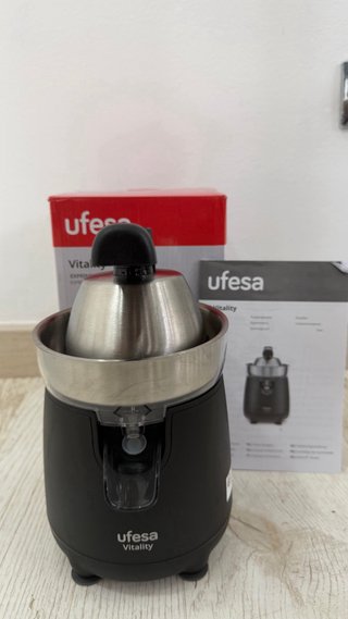 Exprimidor Eléctrico Ufesa Vitality