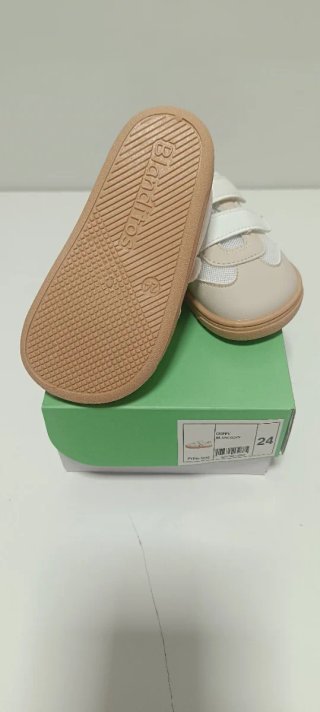 Zapatillas niña T24 barefoot velcro nuevas