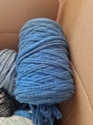 Bobina de trapillo azul