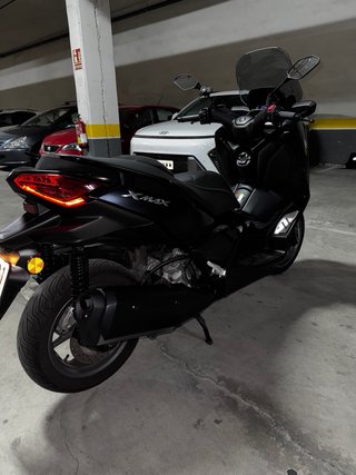 Yamaha XMAX tech Max Negra Maxi-Scooter