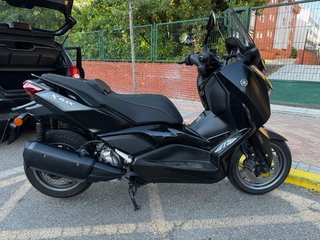 Yamaha XMAX tech Max Negra Maxi-Scooter