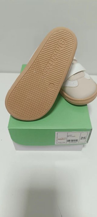 Zapatillas niña T25 barefoot velcro nuevas