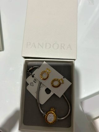 Pulsera y Pendientes Pandora Corona Dorada