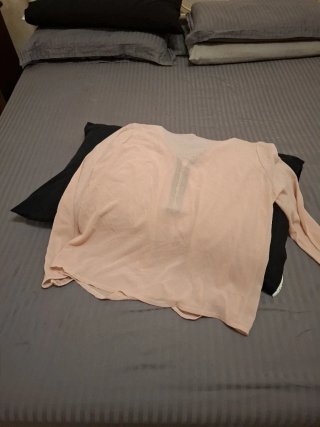 Blusa rosa con cremallera