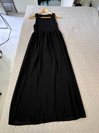 Vestido negro sin mangas transparente