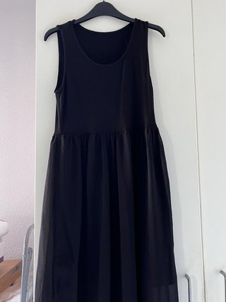 Vestido negro sin mangas transparente