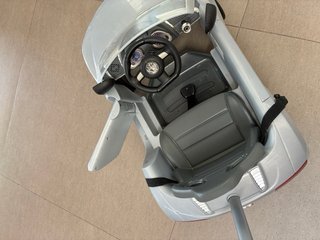 Cochecito Audi para niños con manillar
