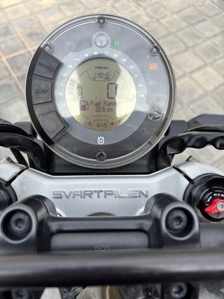 Husqvarna Svartpilen 401