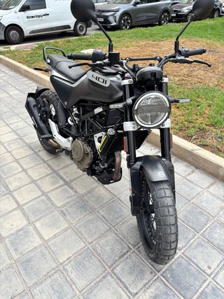Husqvarna Svartpilen 401