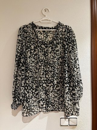 Blusa estampada manga larga