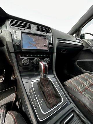 Volkswagen Golf GTI Performance DSG 230 CV