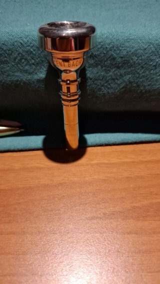 Bocchino Bach 7E per cornetta