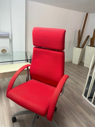 Silla de escritorio ergonómica roja