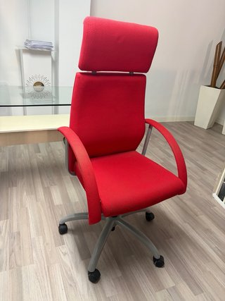 Silla de escritorio ergonómica roja
