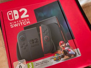 Nintendo Switch + Mario Kart 8 Deluxe