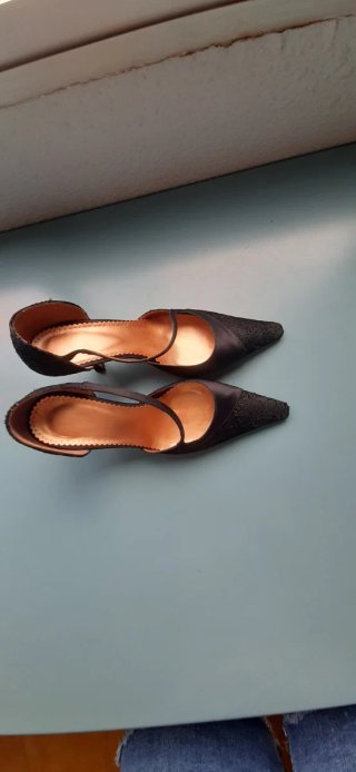 Zapatos de tacón negros