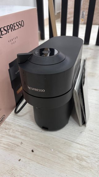 Cafetera Nespresso Vertuo Pop Negro ENV90.B