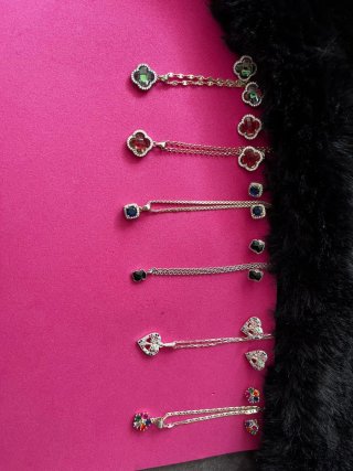 Gioielli in argento con pietre