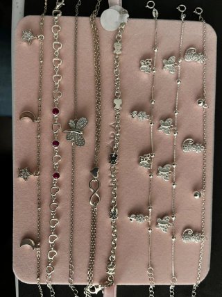 Gioielli in argento con pietre