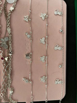 Gioielli in argento con pietre