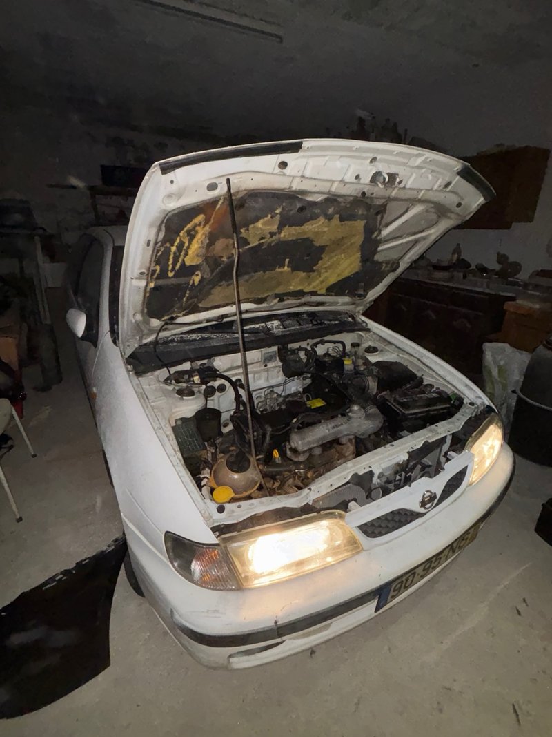 Nissan Almera 1999 - foto 1