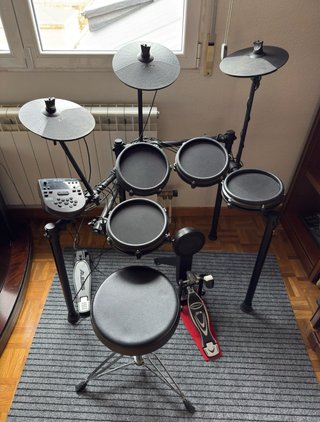 Alesis Nitro Mesh Kit Batería Electrónica
