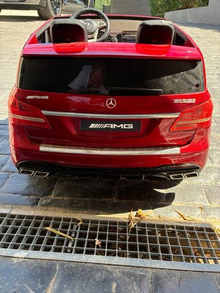 Coche eléctrico infantil Mercedes AMG