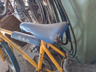 Bicicleta BMX G.A.C. Akimoto Amarilla