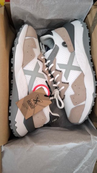 Zapatillas Munich Shibuya Beige/Gris/Blanco.