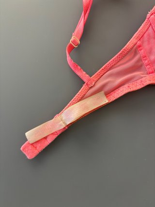Sujetador de Pink (Victoria’s Secret). Talla 32 D