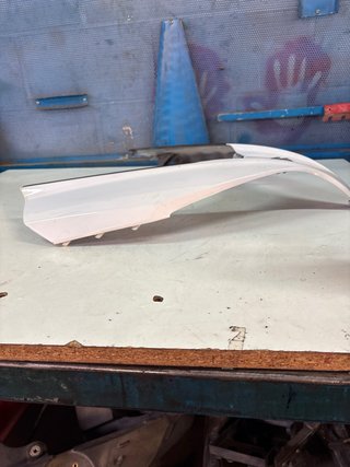 Tapa superior faro Suzuki Burgman 400 2018