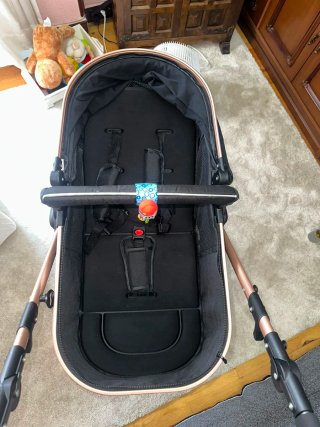 Carrito Bebé Yazoco Negro/Oro