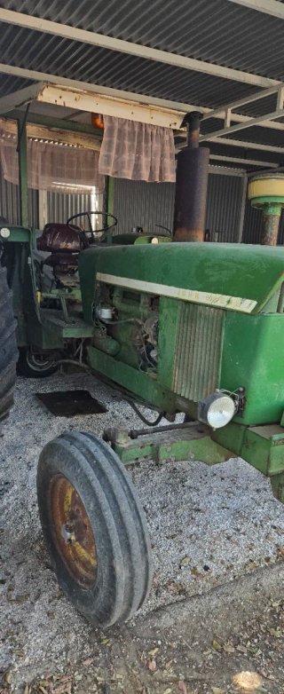 Tractor John Deere 3130 sin documentación