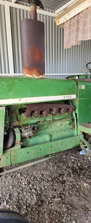 Tractor John Deere 3130 sin documentación