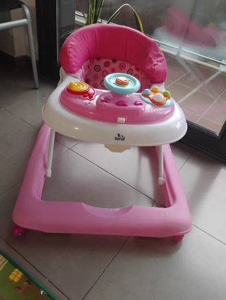 Andador para bebé niña rosa