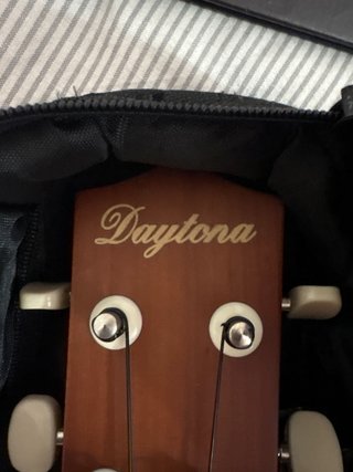 Ukelele Daytona con funda
