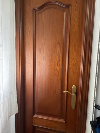 9 PERTAS MADERA MACIZAS TODAS POR 200