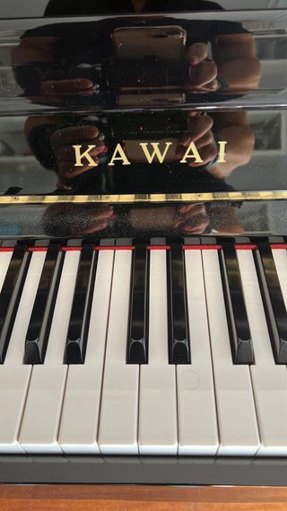 Piano Kawai Negro