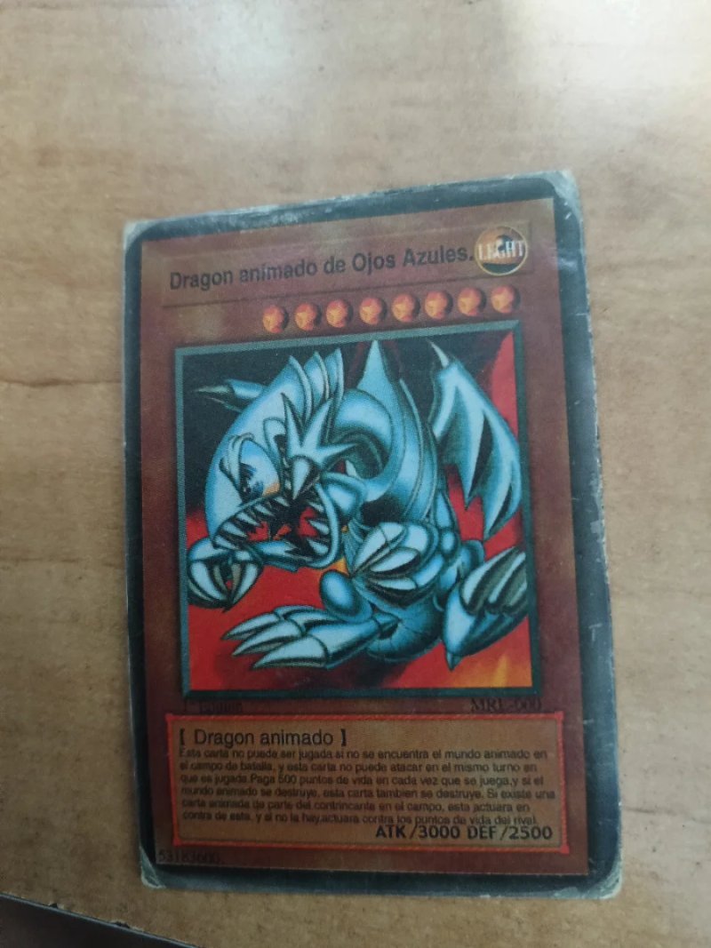Carta Yu-Gi-Oh! Dragon animado de Ojos Azules