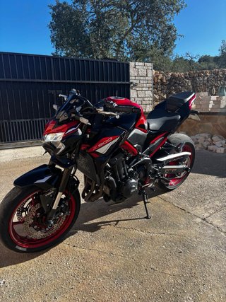 Kawasaki Z900 A2 2024 - 15.090km
