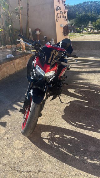 Kawasaki Z900 A2 2024 - 15.090km